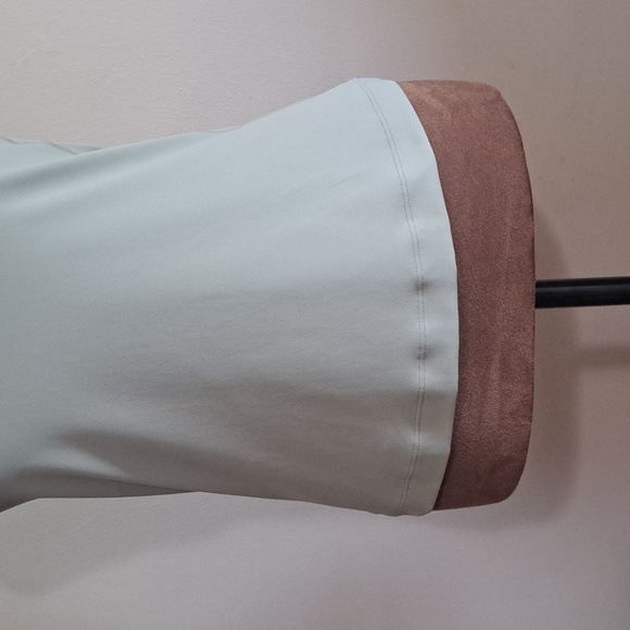 NWT HALARA Round Neck Racerback Fitted Sleeveless Tank Top Size M Light Green - Picture 3 of 8